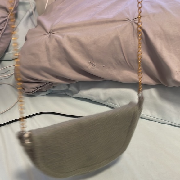 Gold chain green bag - Picture 3 of 3